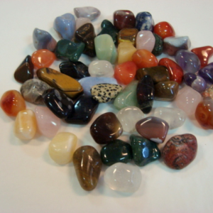 Art. 3522 Tromlet sten,uten hull. Str. stor, 2-3cm. Mix stenslag. 1kg. pose