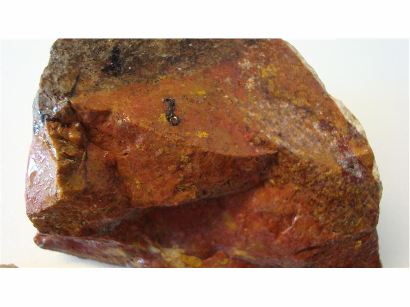 Fancy Jaspis fra India, råstein. Finnes i nyanser av rødt, grønt og gulbrunt. Biter i størrelse 250 - 1080 gr. Prisen er oppgitt pr. 100 gram. - Bilde 4