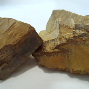 Owyhee Jaspis fra USA, råstein. Biter i størrelse 36 - 360 gram. Prisen er oppgitt pr. 100 gram.