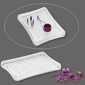 Art. 190110 Trådformer i plast. Brukes til å forme metalltråd rundt stifter av forskjellig størrelse.