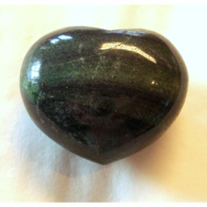 Art. 3411 H. Aventurinkvarts hjerte 3x4cm. Fargenyanser vil variere.