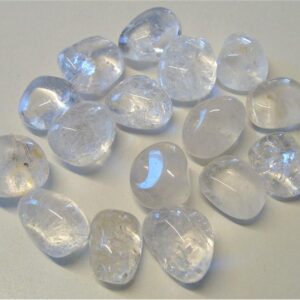 Art. 3535 Tromlet bergkrystall .Størrlese 2-2,5cm.. Pose med 250 gram.