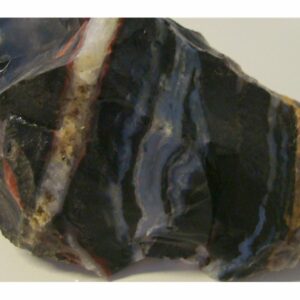 Sebra jaspis . Sort med lyse striper/felter. Biter fra 1400 - 4000 gr. Pris oppgitt pr. 100 gram.