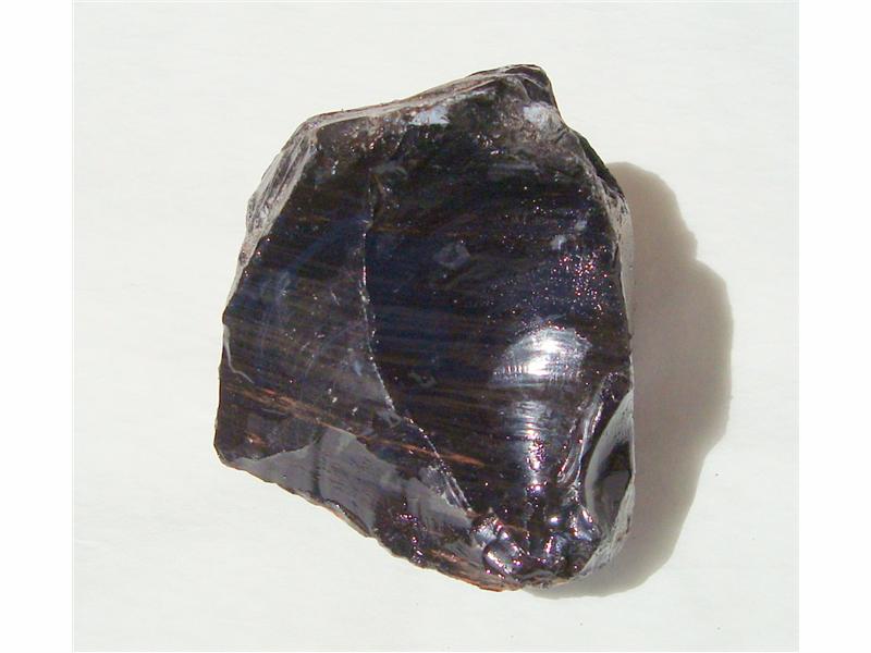 Obsidian silver shine. Farge sort med sølvskimmer. Størrelse 200 gram - 1,1 kg. Pris er oppgitt pr. 100 gram.