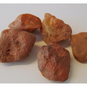 Karneol. Farge lys gul til brunrød. Størrelse på bitene 50 -100 gram. Pose med 500 gram