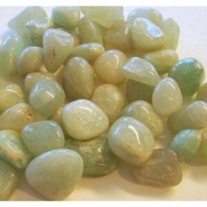Art. 3531 Grønn Aventurin Tromlet . Størrelse på steinene, 1,5 - 2,5 cm. Steinene er uten hull. Pose med 250 gram.