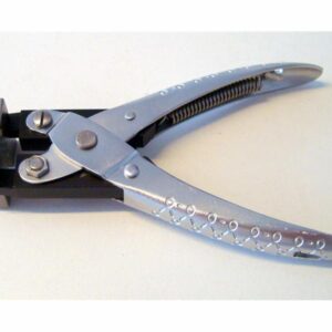 Art. 110072 Paralelltang med v-mønster. mad tangen kan tråd og tynne plater formes i et fint v-mønster.