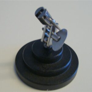 Base til 3.hånd. Kan brukes til å sette fast forskjellige typer tenger m.m. Tenger følger ikke med.