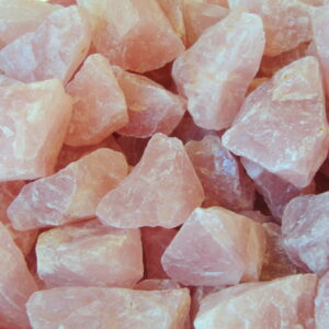 Rosenkvarts. Biter i størrelse 30-100 gram. Pose med 500 gram